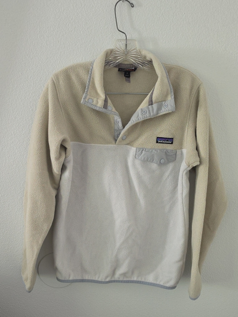 Patagonia Unisex Cream and Light Gray Synchilla Snap-T Fleece Pullover Size S